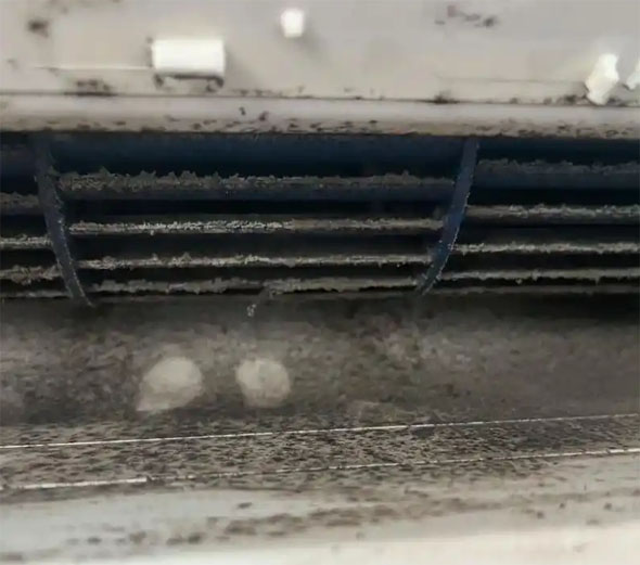 勐海空调吹的风有股烧焦味是怎么回事